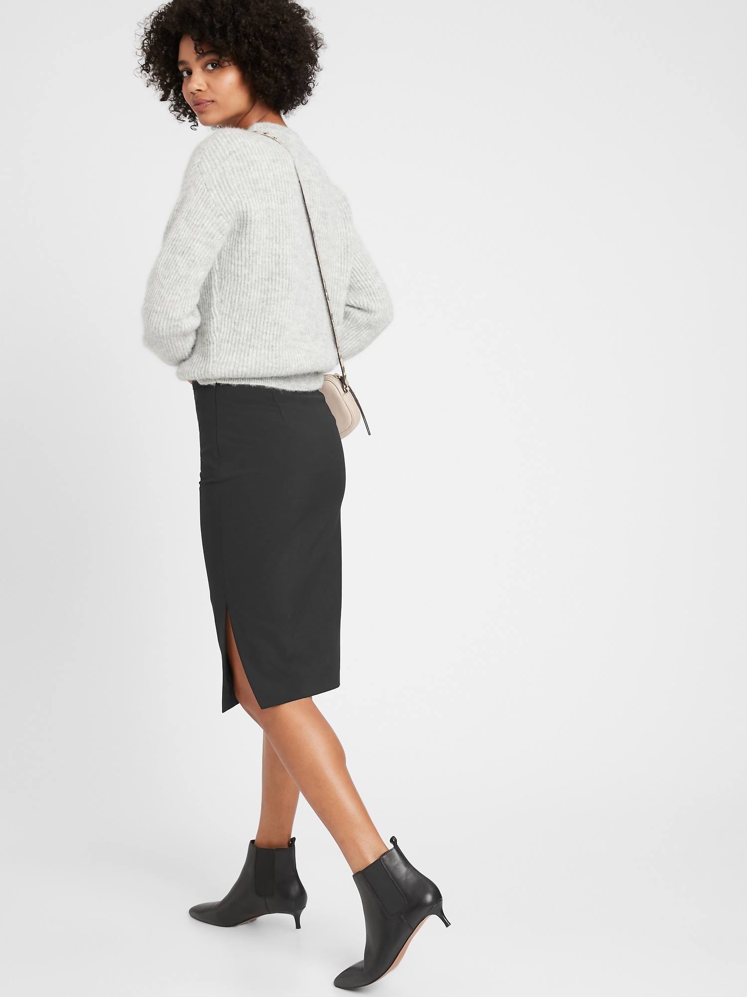 Banana Republic Women's Washable Italian Wool-Blend Pencil Skirt with Side Slit Black Size 8