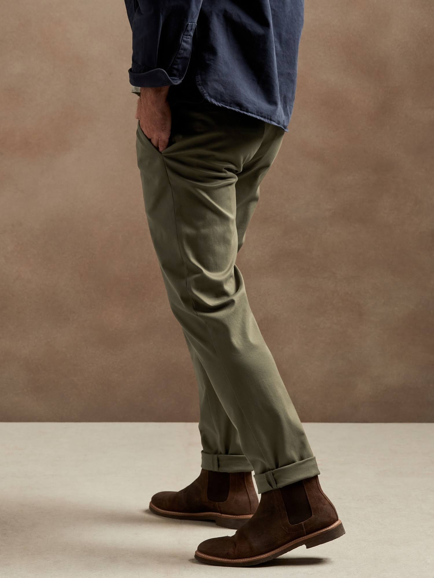 Banana Republic Men's Tapered Rapid Movement Chino Pant Surplus Green Size 35W 32L