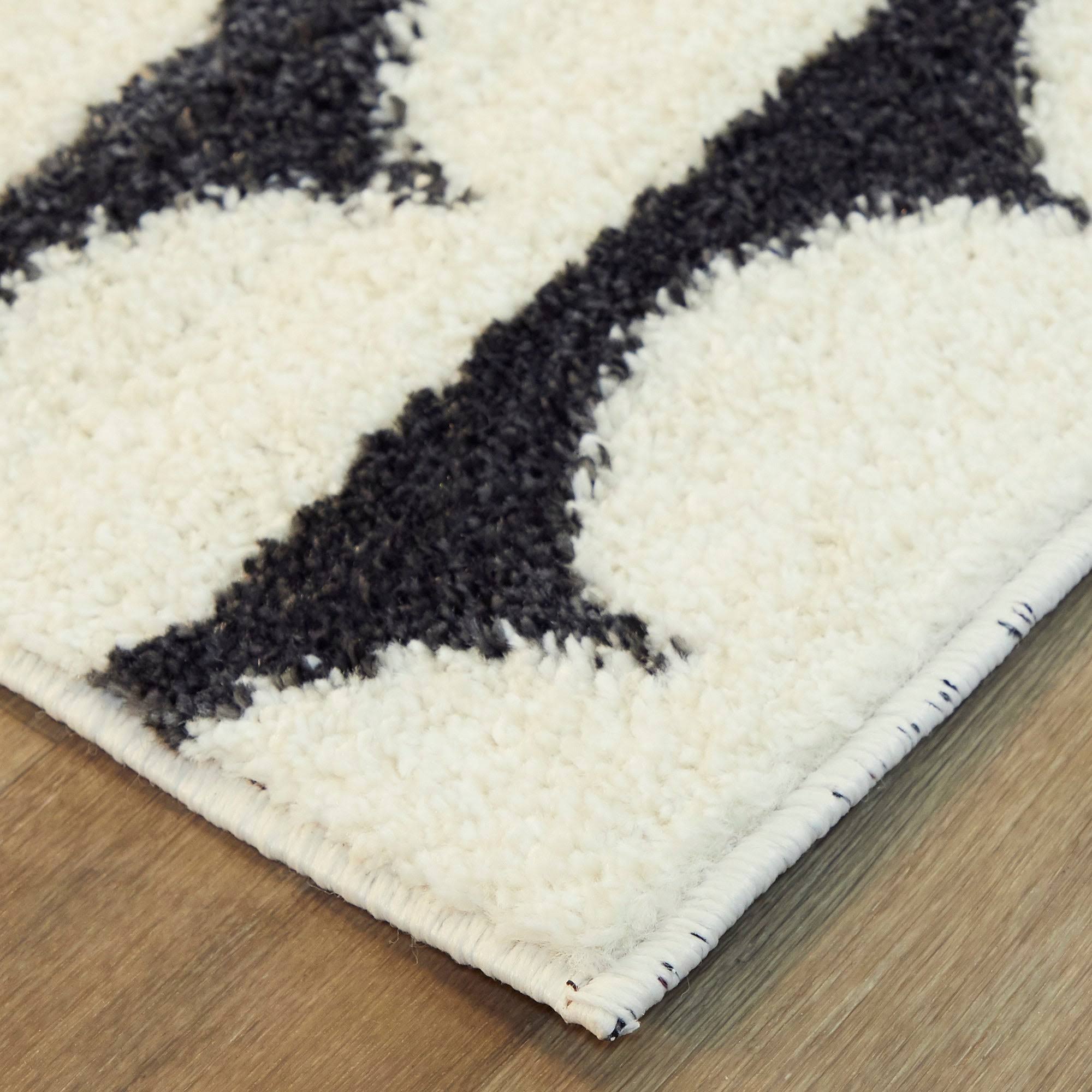 Palmer Modern Scale Area Rug - 2&2x22 x 7& Runner - White