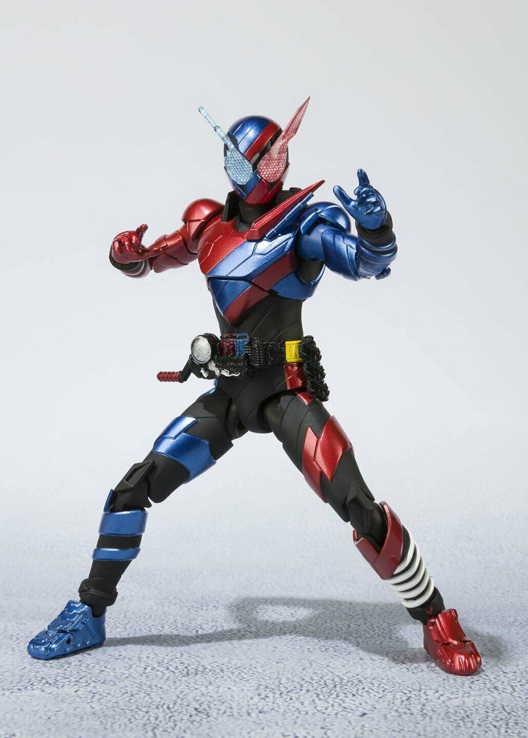 Bandai S.H.Figuarts Kamen Rider Build Rabbit Tank Form Figure