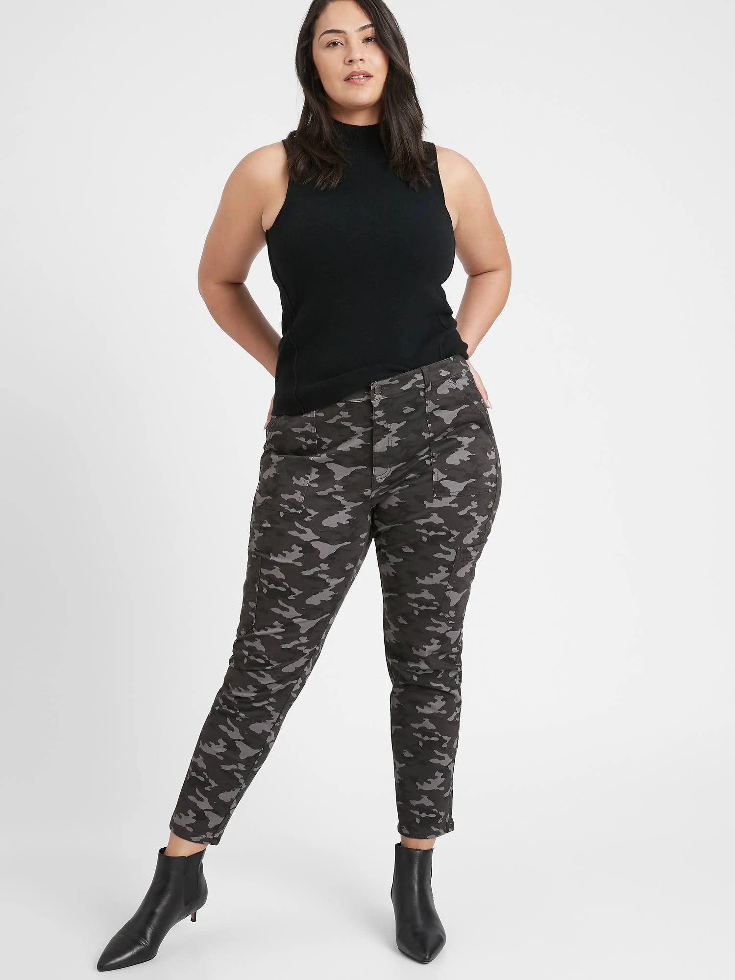 Banana Republic Women's Mid-Rise Skinny Cargo Chino Pant Charcoal Gray Camo Size 12 Short