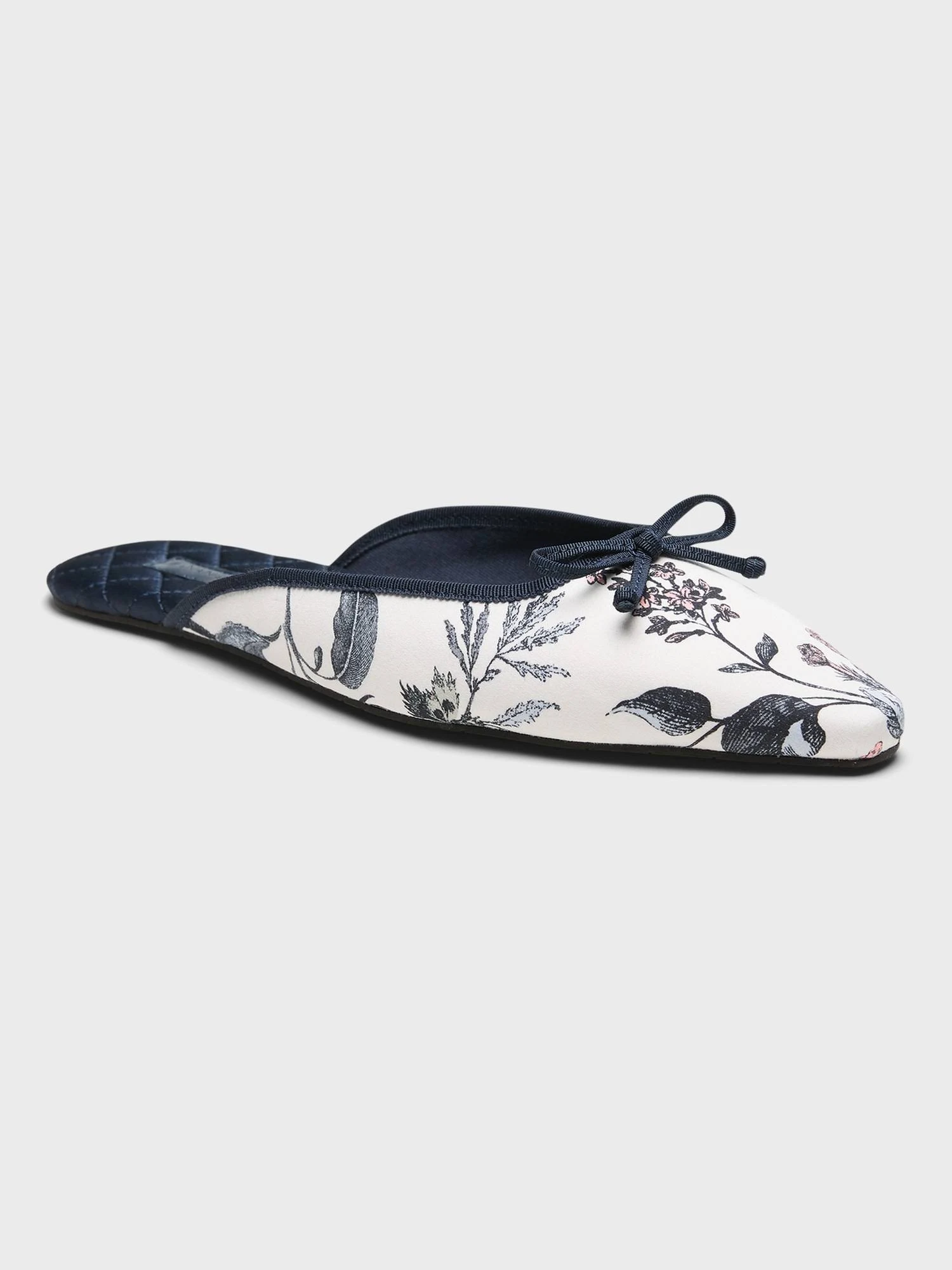 Banana Republic Women's Pointy-Toe Indoor Slipper Navy White Size S