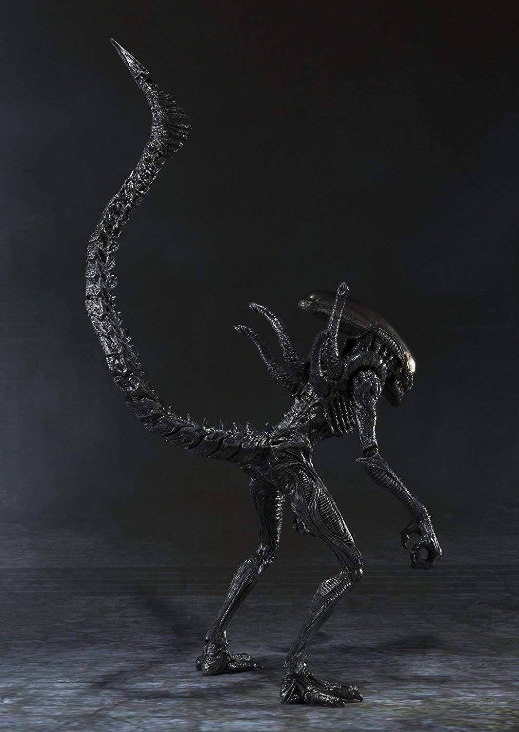 Alien Vs Predator S.H. MonsterArts Alien Warrior Action Figure