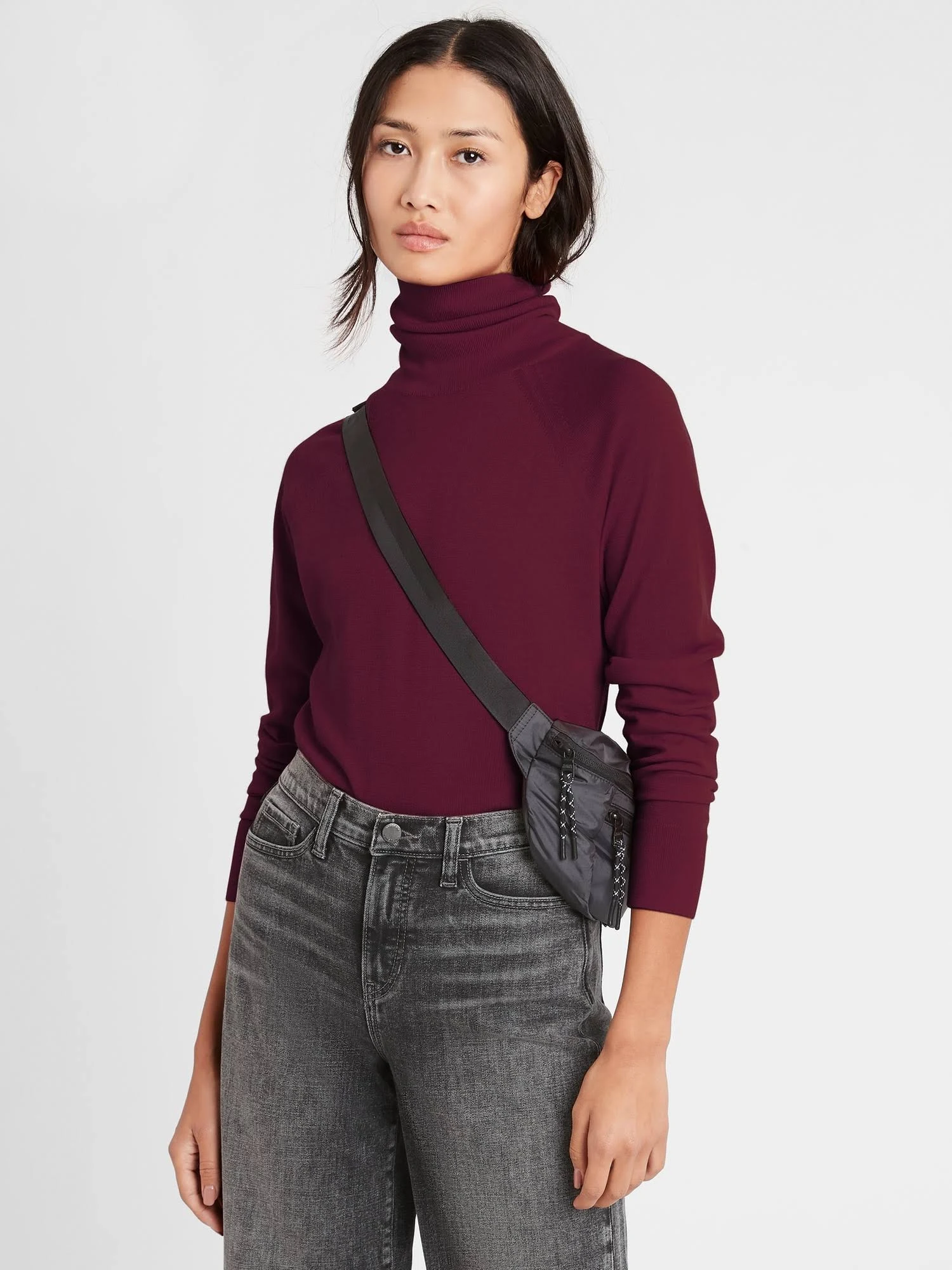 Banana Republic Women's Merino Turtleneck Sweater in Responsible Wool Rich Red Wine Size Xs