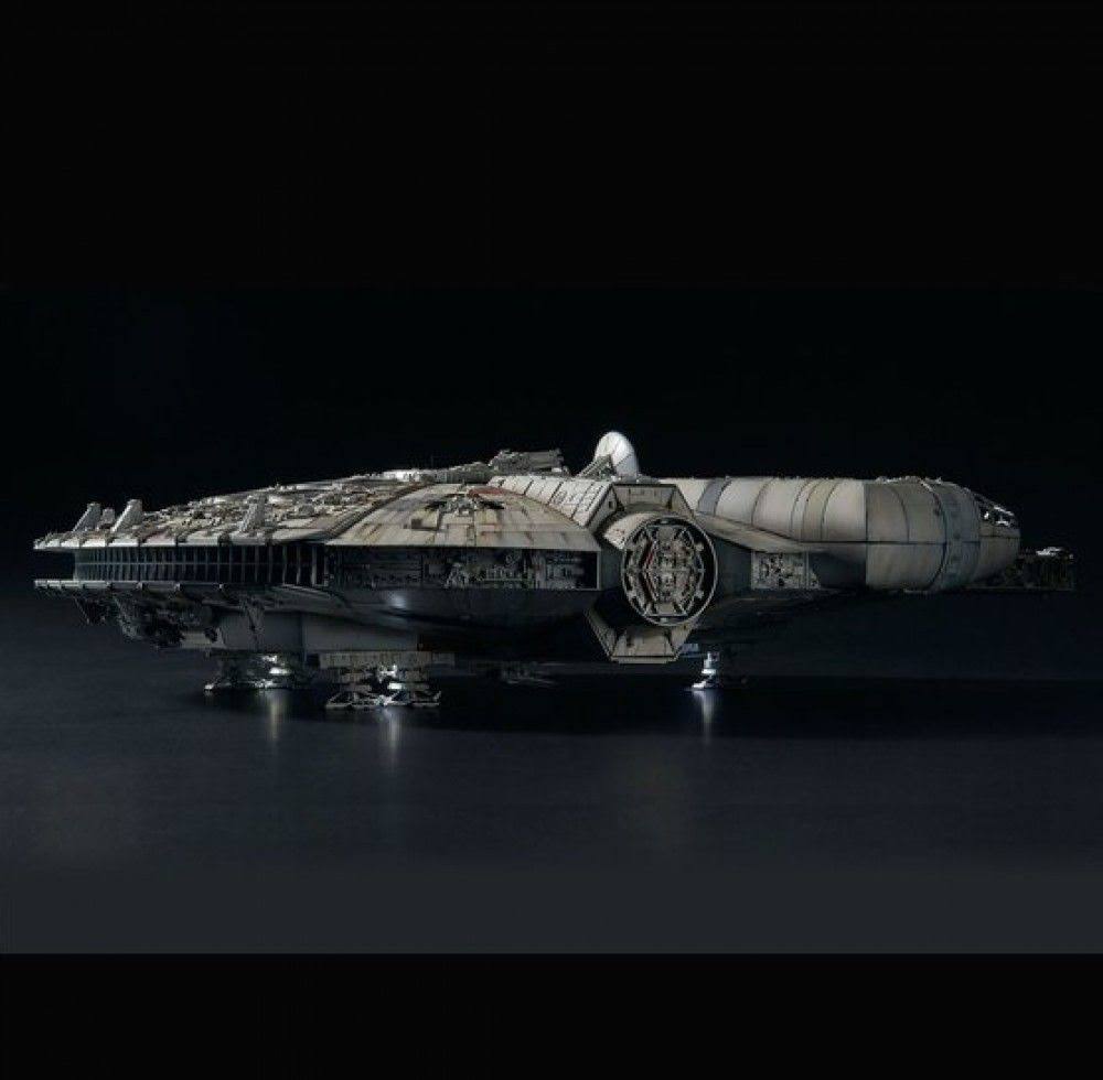 Perfect Grade Bandai 1/72 Star Wars Millennium Falcon Perfect Grade Model Kit