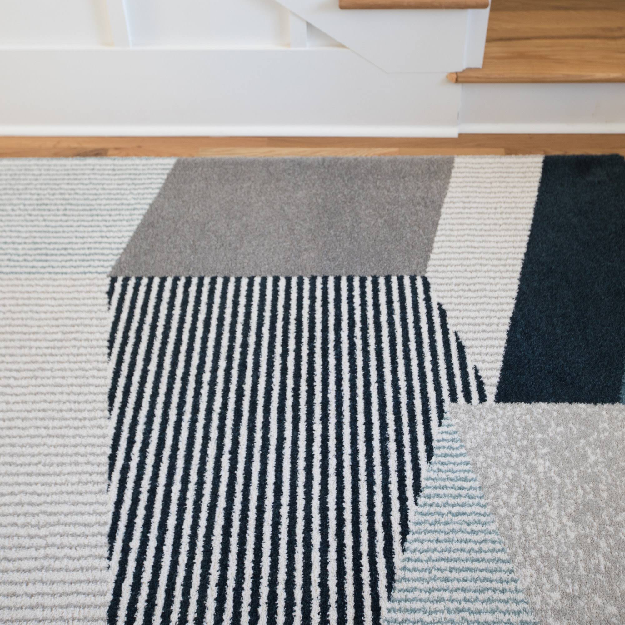 Carson Carrington Taxerud Abstract Indoor Area Rug - 5& 3x22 x 7& - Navy