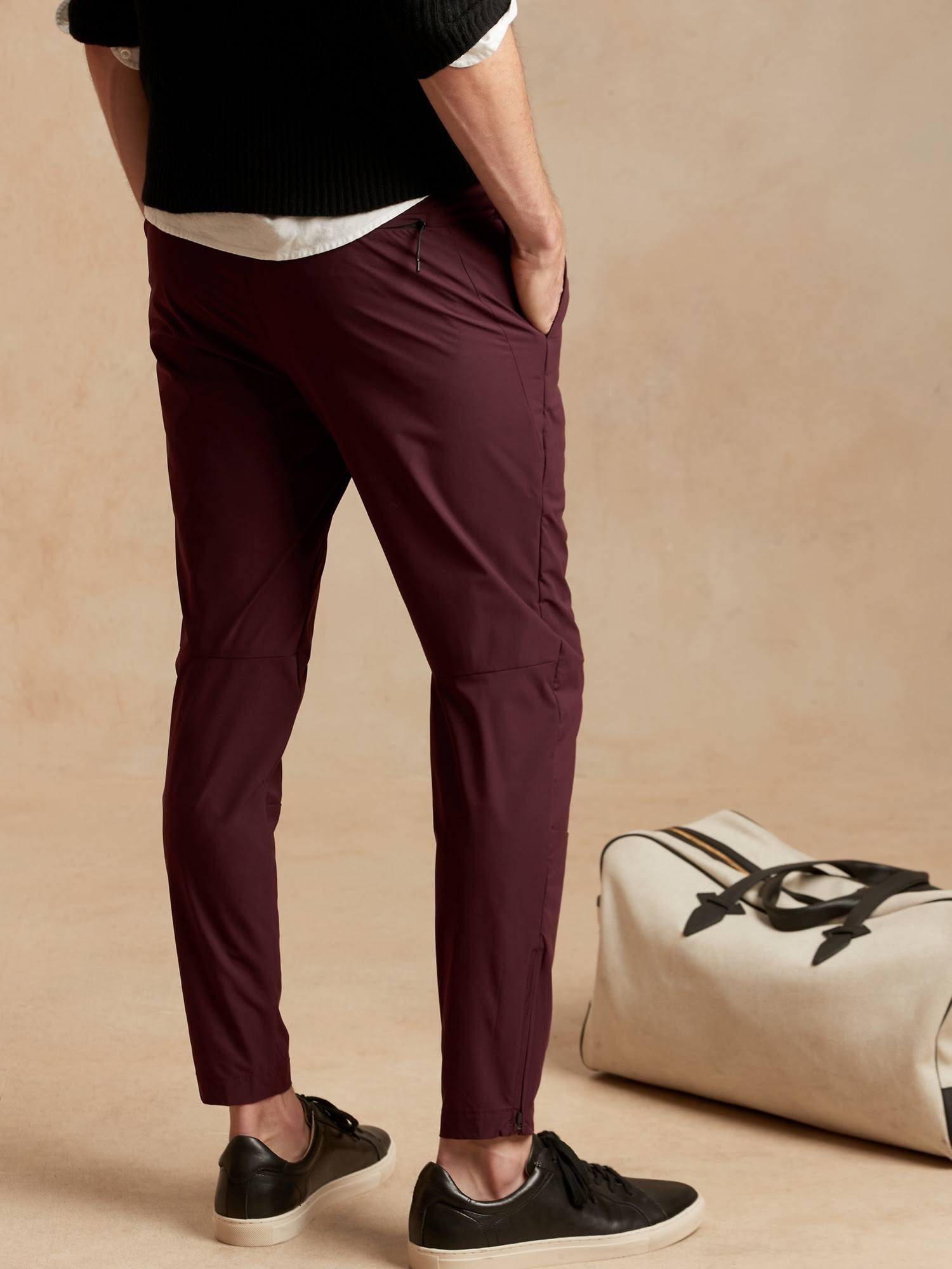Banana Republic Men's BR Sport Motion Tech Jogger Burgundy Tall Size L