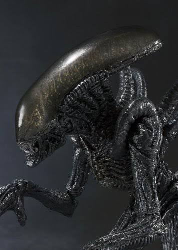 Alien Vs Predator S.H. MonsterArts Alien Warrior Action Figure