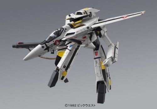 Bandai Variable Valkyrie 1/72 VF-1S Roy Focker Special Plastic Model Kit Macross
