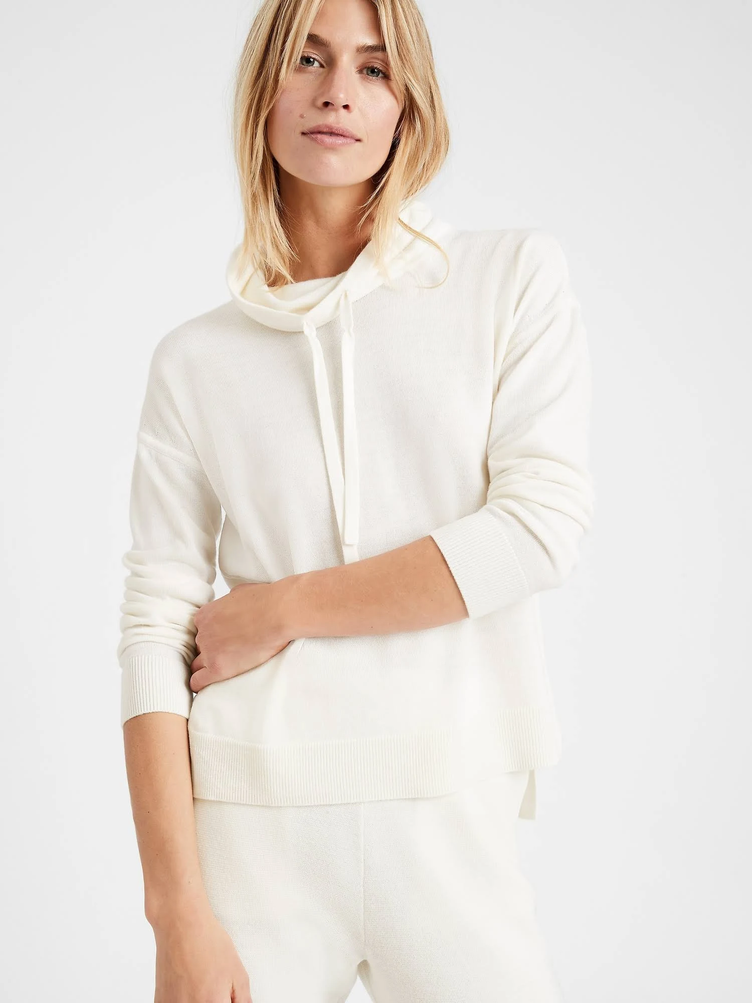 Banana Republic Women's Washable Merino Funnel-Neck Sweater Ivory White Size S