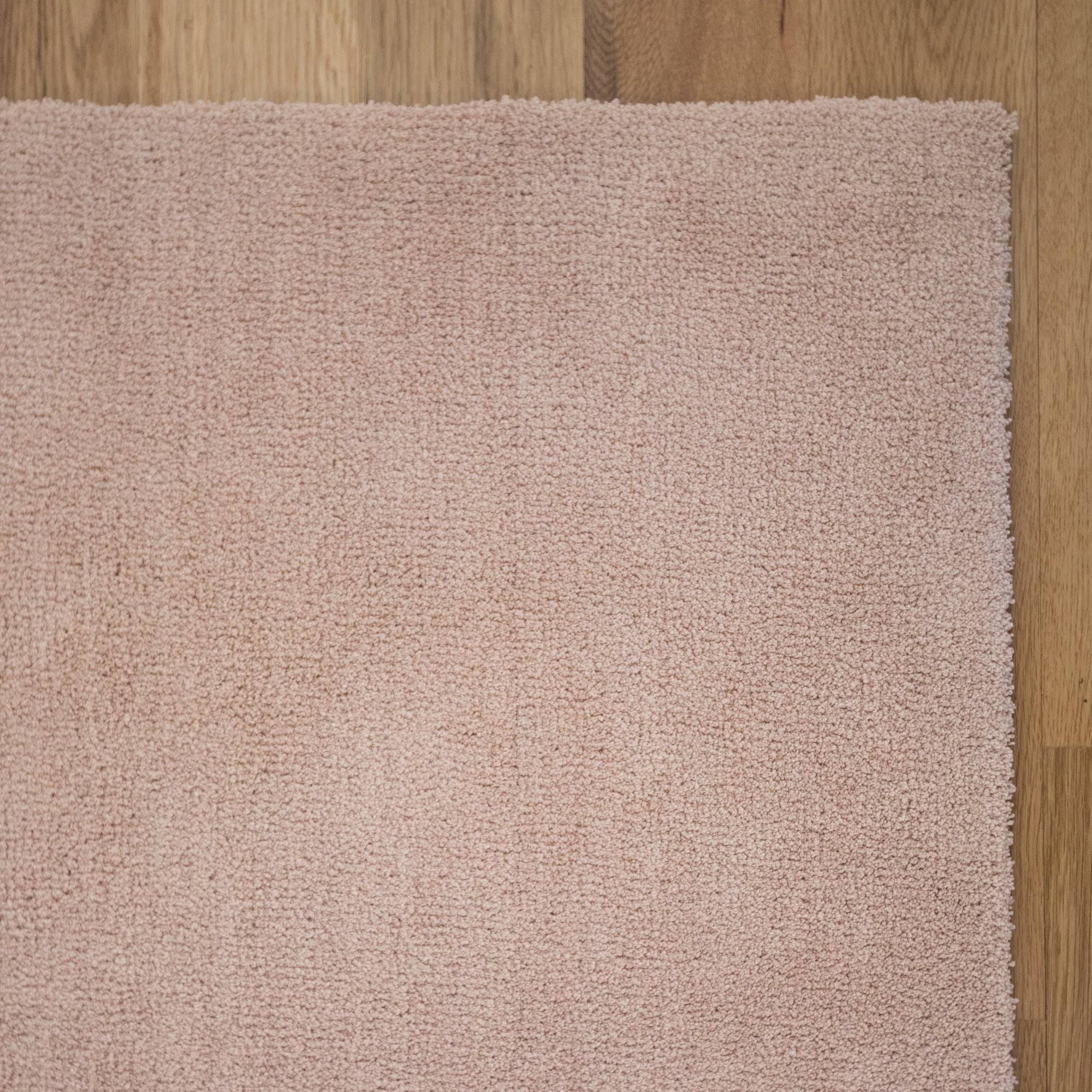 Elsie Solid Color Area Rug - 4&7x22 x 6&7x22 - Dark Grey