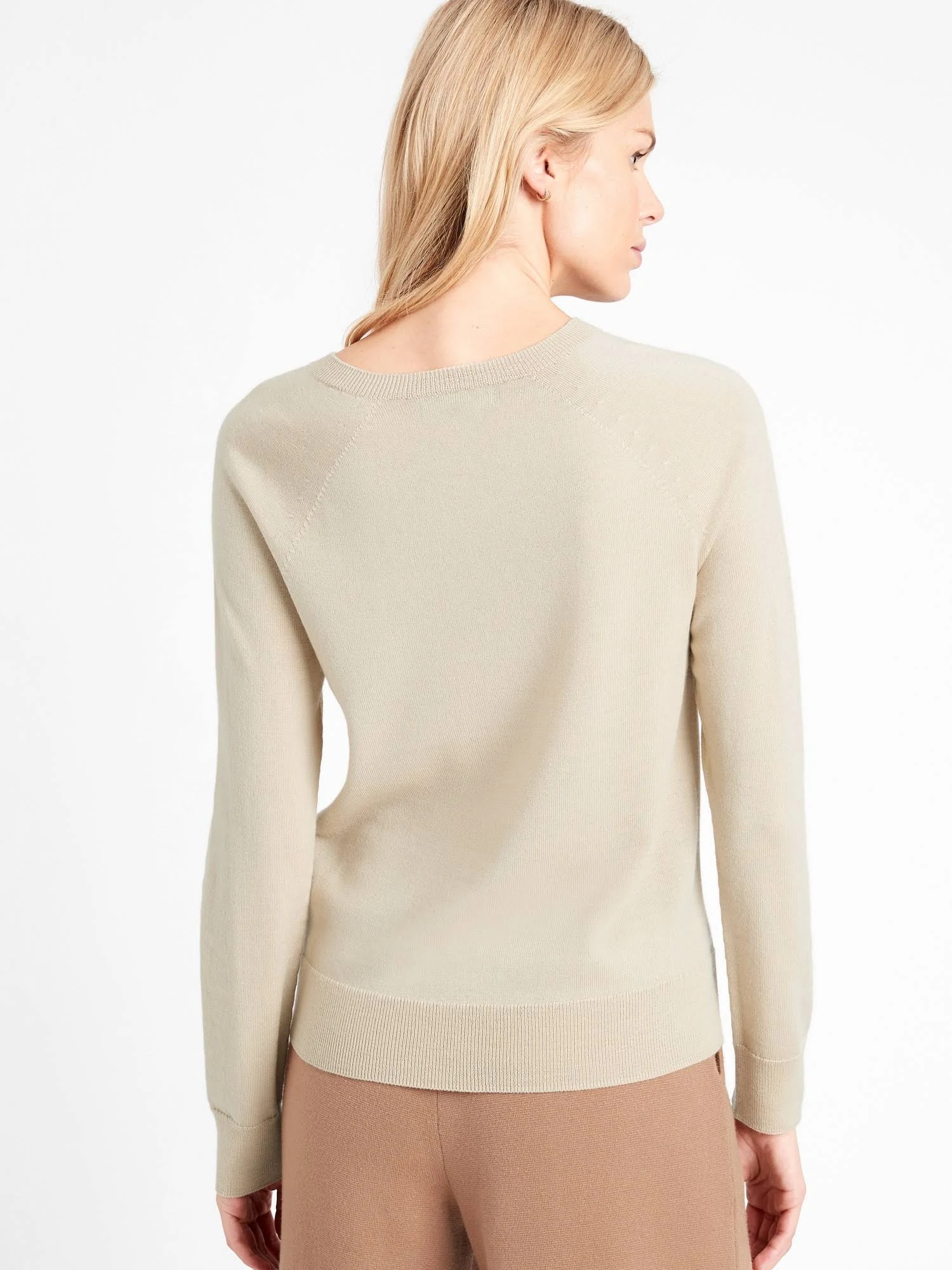 Banana Republic Women's Seamless Merino Crew Sweater-Neck Sweater in Responsible Wool Baja Sand Size XXL