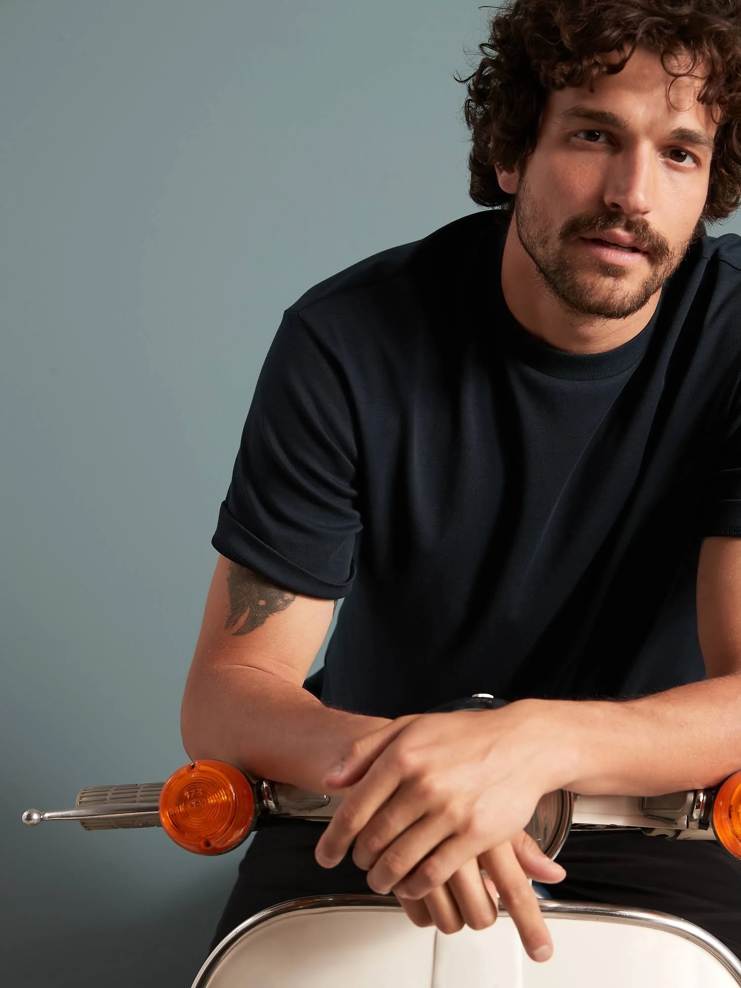 Banana Republic Men's Organic High Crew-Neck T-Shirt Navy Size S