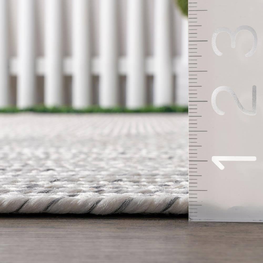 nuLOOM Lefebvre Braided Indoor/Outdoor Area Rug, 6& Round, Ivory