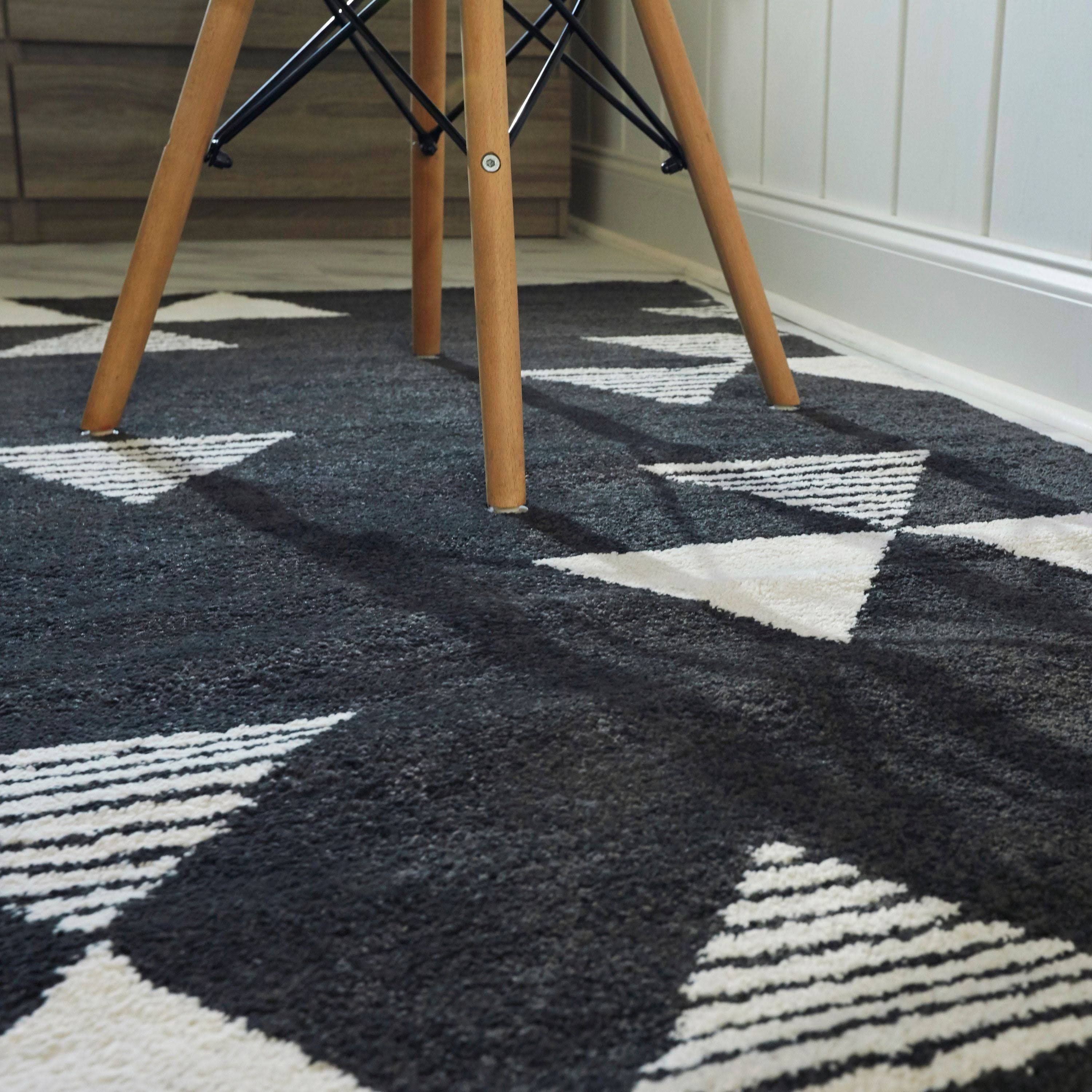 BALTA Phoebe Charcoal 5 ft. x 7 ft. Modern Geometric Area Rug, Grey