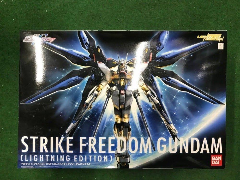 Gundam 1/60 Strike Freedom Gundam Lightning Edition Mobile Suit