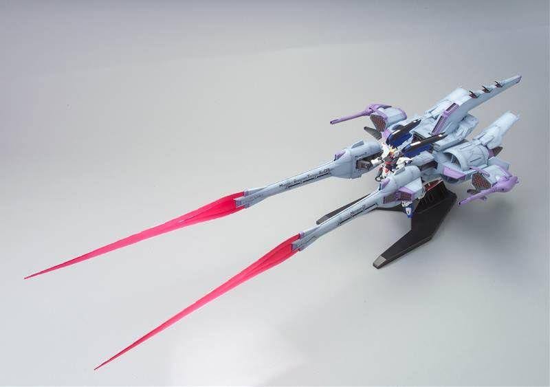 HG 1/144 Freedom Gundam + Meteor Unit