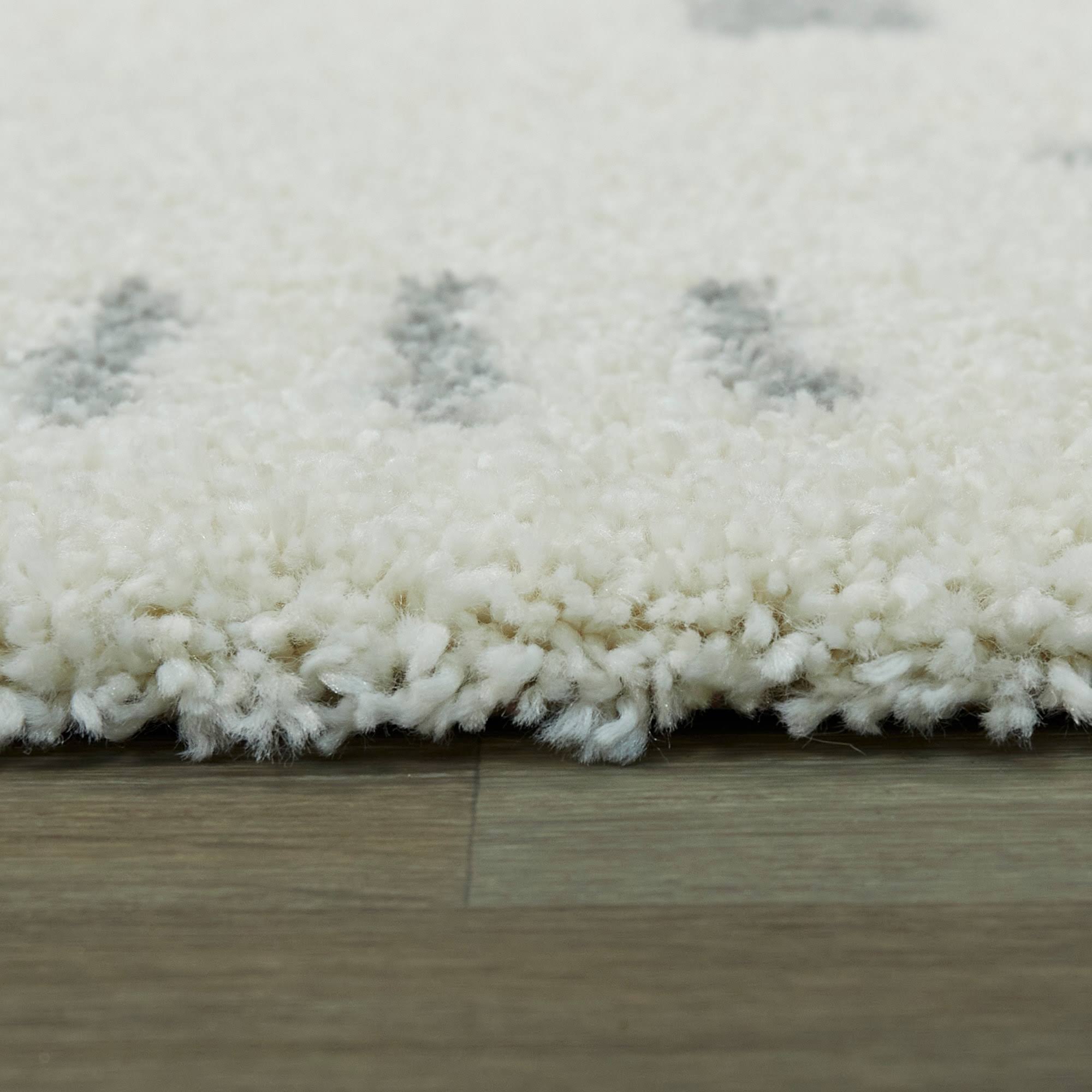 BALTA Rupa White/Navy 7 ft. x 9 ft. Modern Shag Area Rug