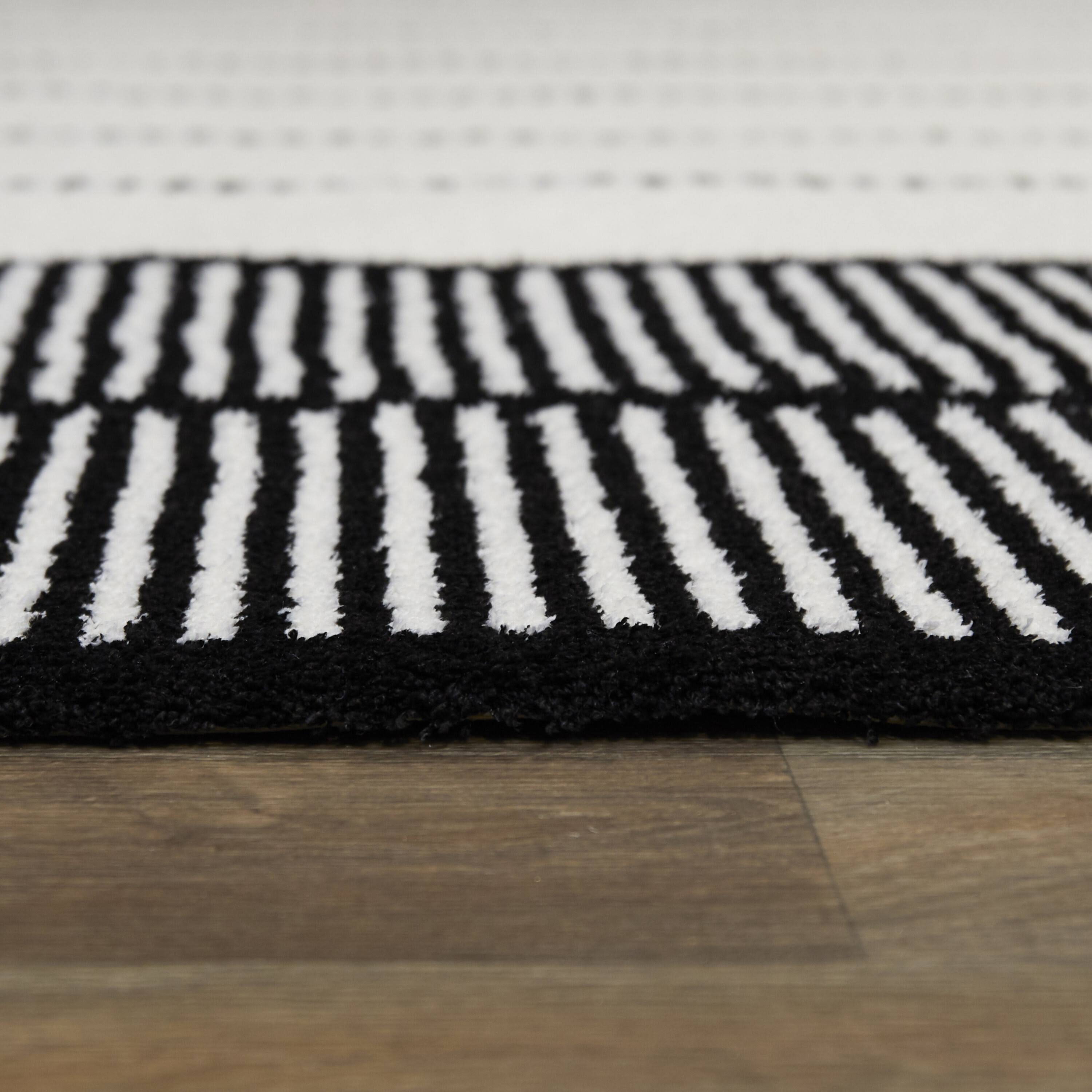 Claudel Modern Striped Area Rug - 5&3x22 x 7& - White