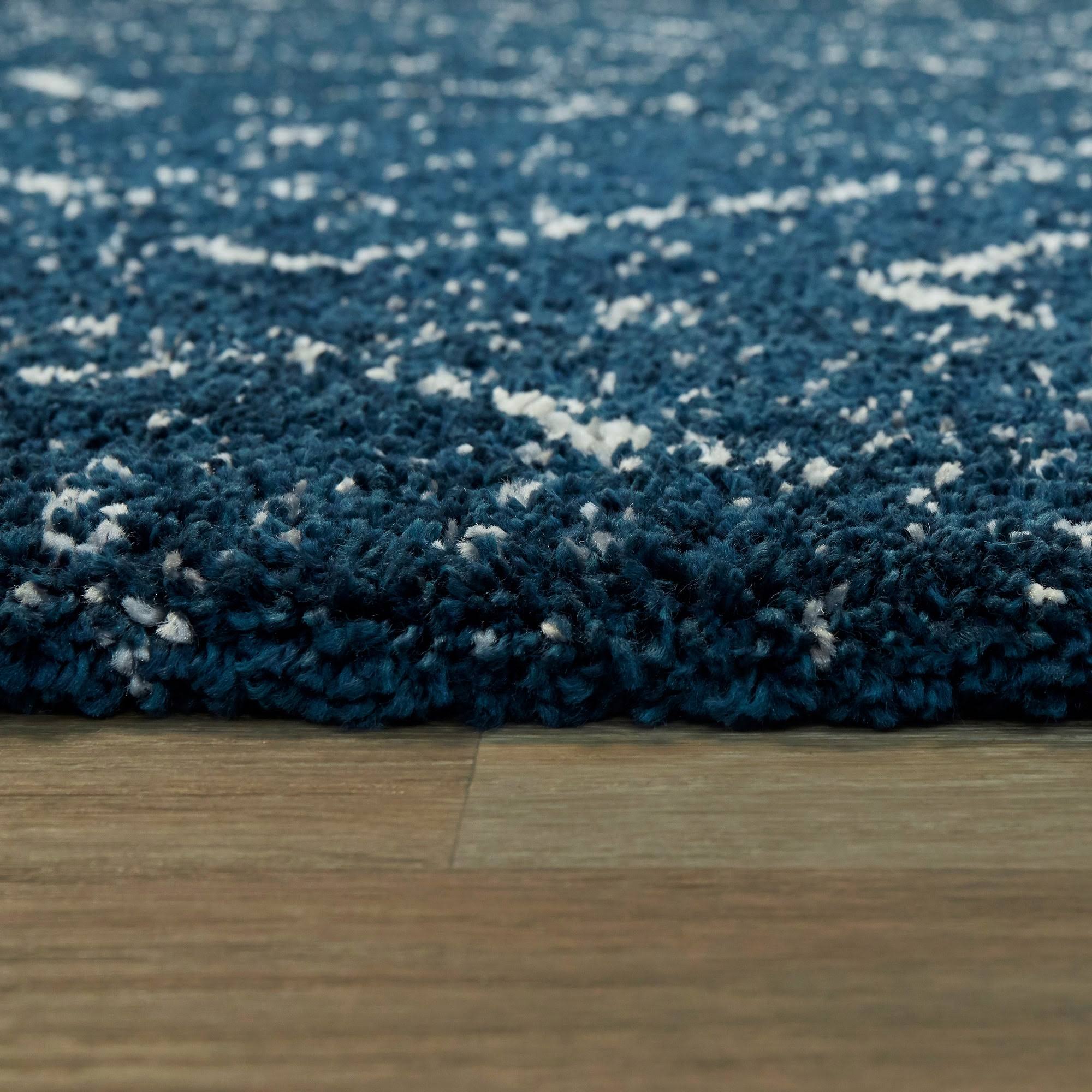 Albini Tribal Shag Area Rug - 5&3x22 x 7& - White/Grey