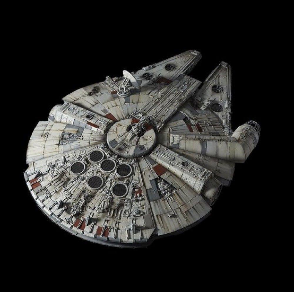 Perfect Grade Bandai 1/72 Star Wars Millennium Falcon Perfect Grade Model Kit