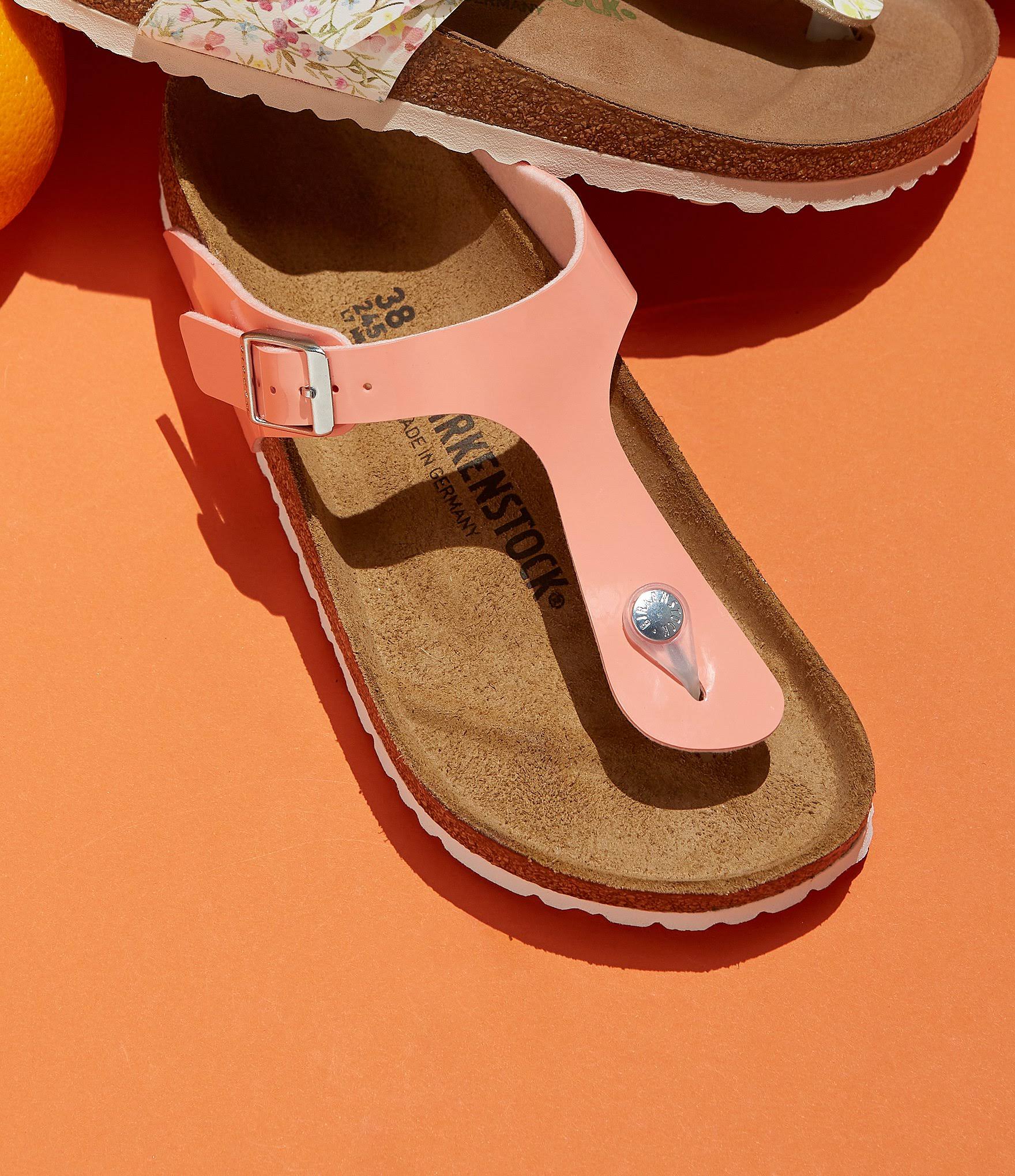 Birkenstock Women's Gizeh Sandal - 39 - Cherry Patent