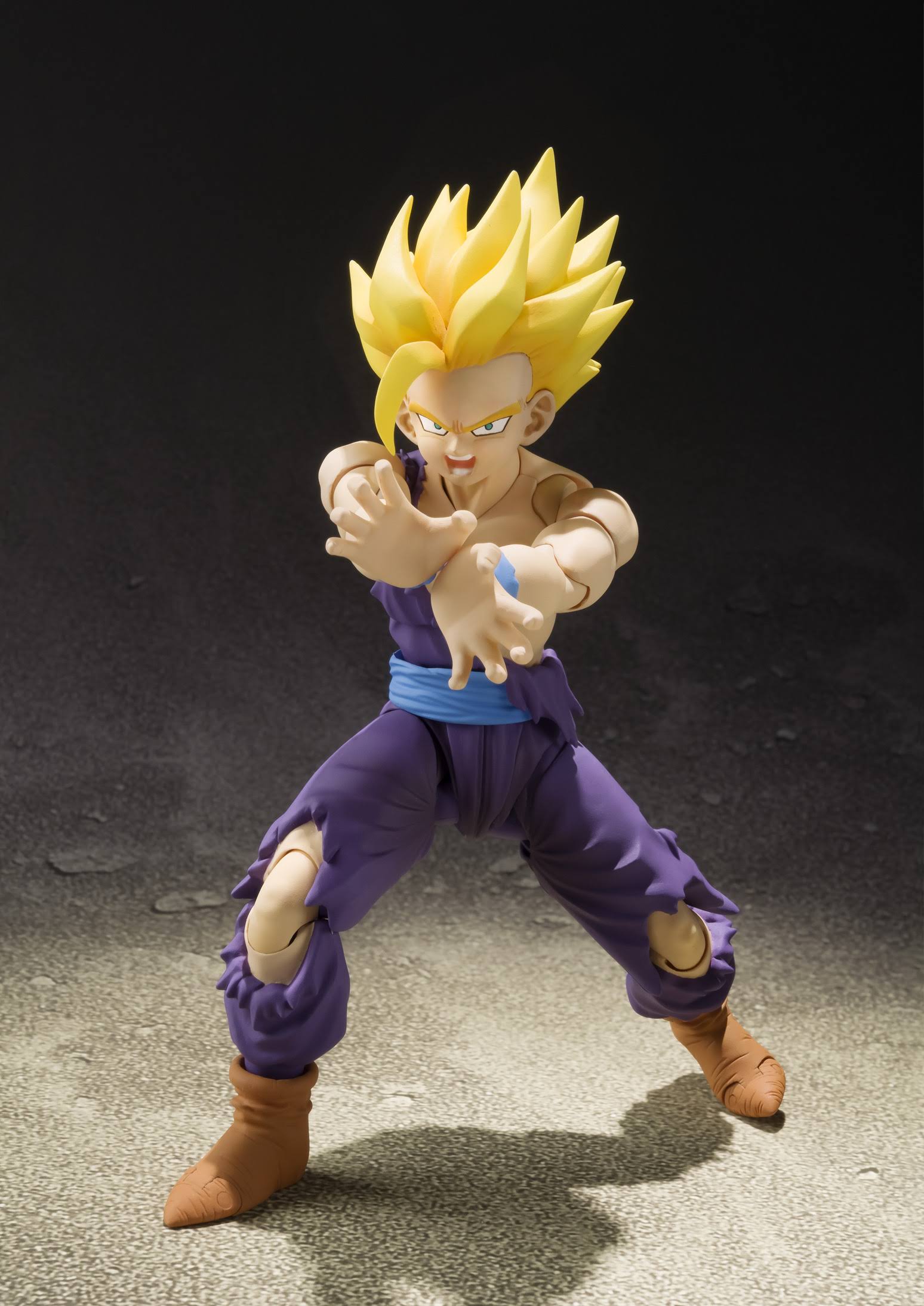 Dragon Ball Z: Super Saiyan Son Gohan S.H.Figuarts Action Figure