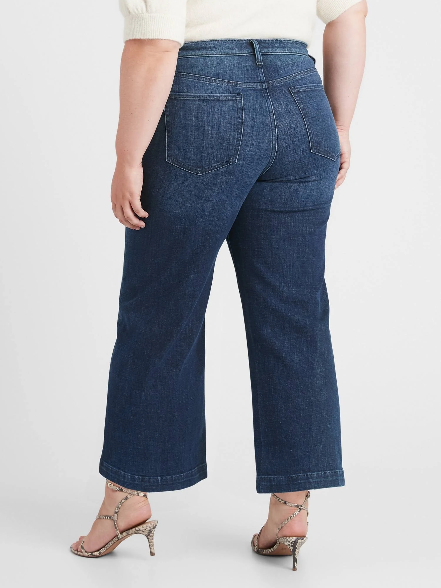 Banana Republic Women's High-Rise Wide-Leg Cropped Jean Medium Wash Size 25 Short