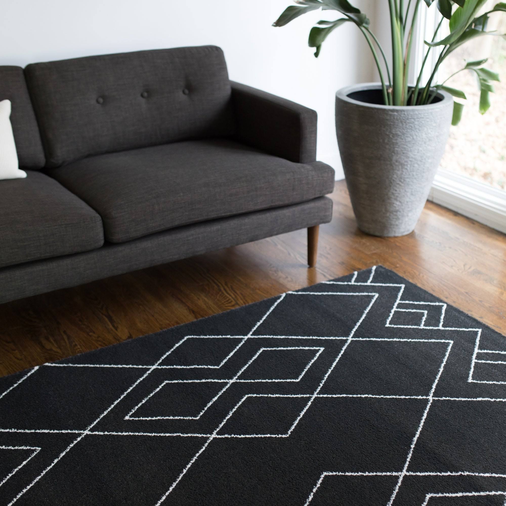 Carson Carrington Isgarde Diamond Indoor Area Rug - 7&10x22 x 10& - Black