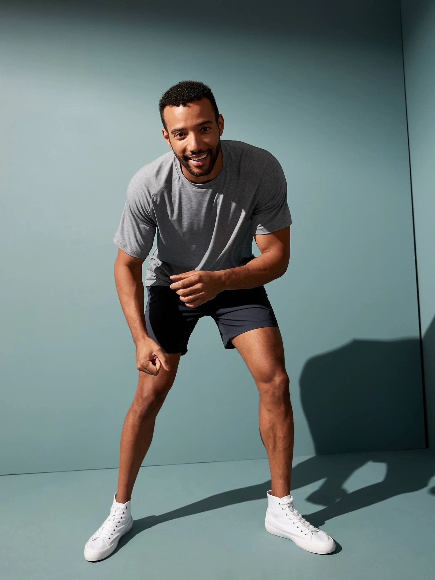 Banana Republic Men's 7x22 Motion Tech Short Navy Size M