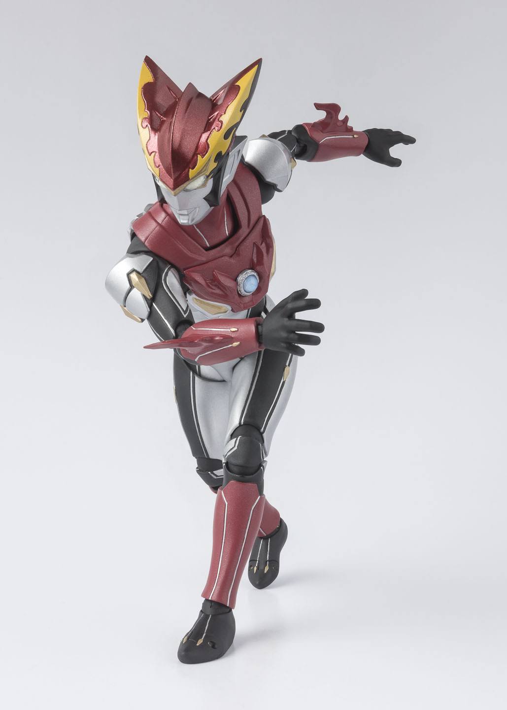 Ultraman Rosso Flame S.H.Figuarts