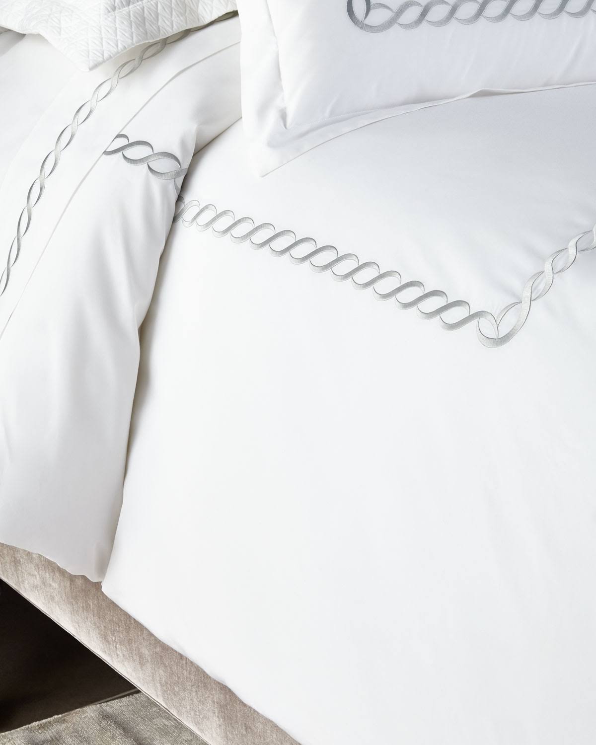 Kassatex Catena Bedding Collection King Pillowcase Set, Silver