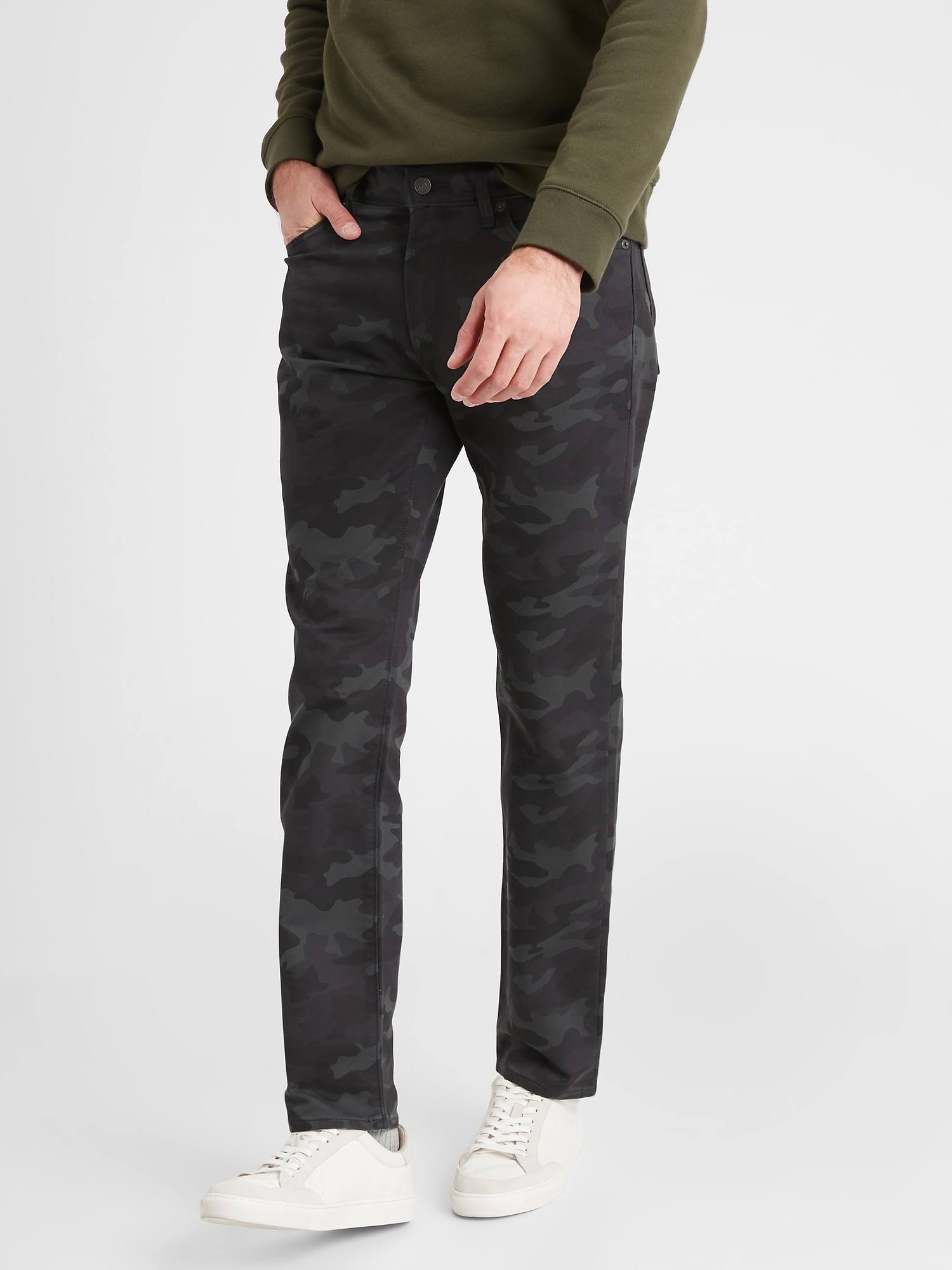 Men's Slim-Fit Travel Jean Camo Print Grey Camo