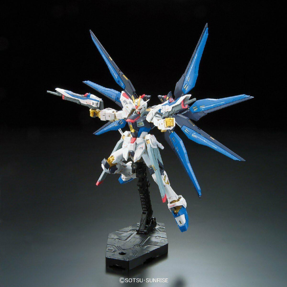 Bandai RG 1/144 ZGMF-X20A Strike Freedom Gundam Kit
