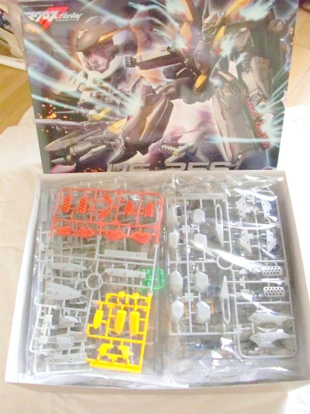 Bandai Macross VF-25S Armored Messiah Valkyrie Ozma Custom 1/72 Scale Model Kit
