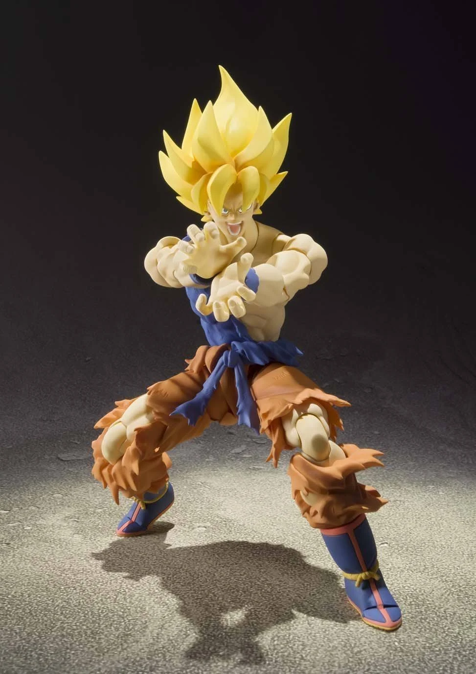 Bandai Super Saiyan Son Goku Super Warrior Awakening Action Figure