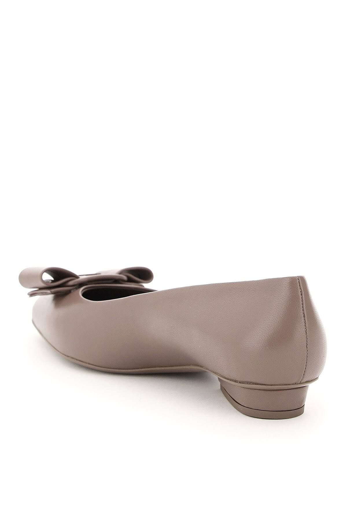 Salvatore Ferragamo Viva Leather Flat