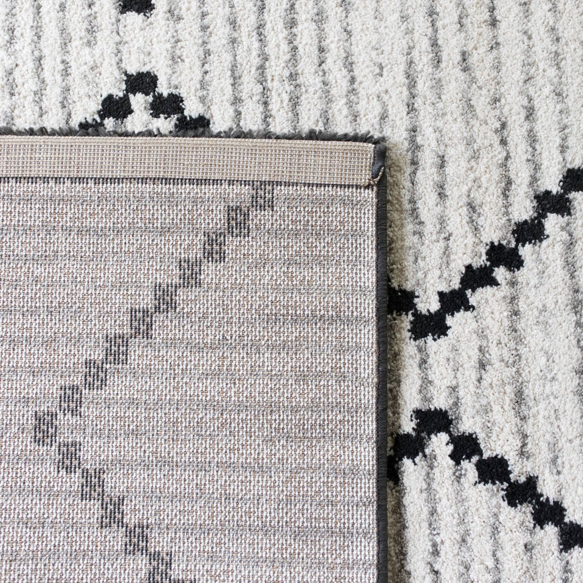 Oscar Geometric Modern Area Rug - 6&7x22 x 9& - Black