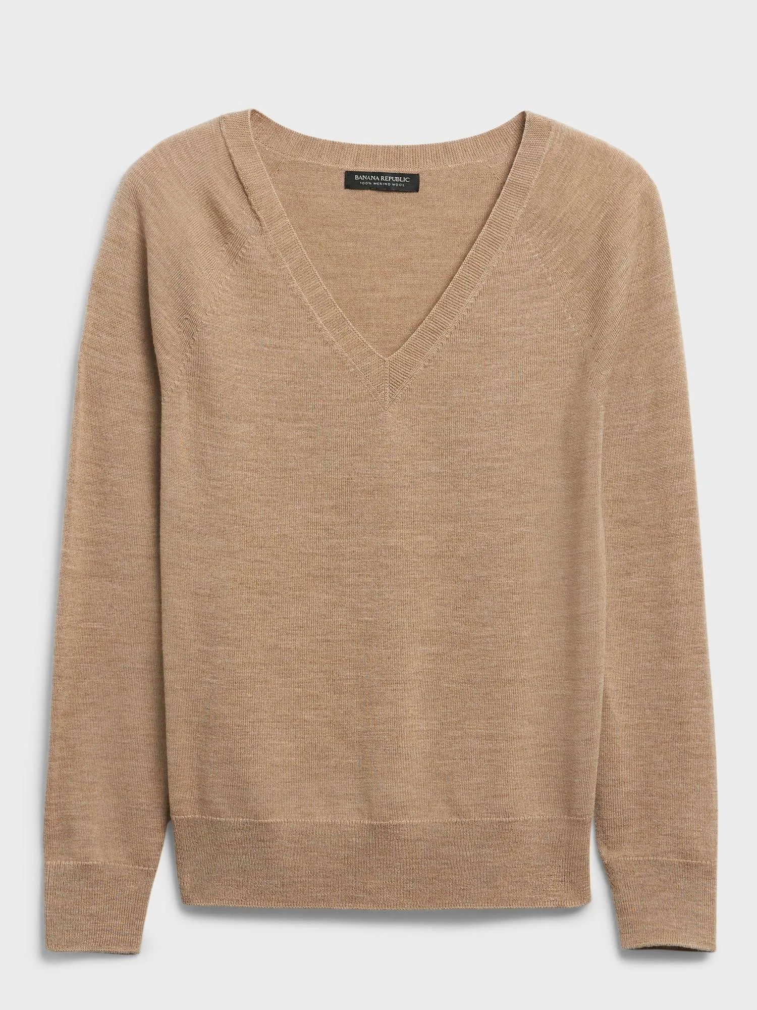 Banana Republic Women's Seamless Merino V-Neck Sweater in Responsible Wool Llama Hair Size M