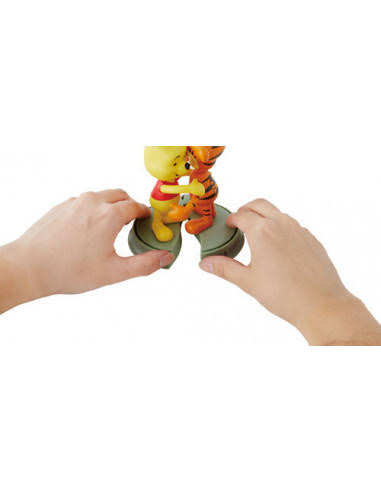 Hug and Happy - Winnie The Pooh, Tigger