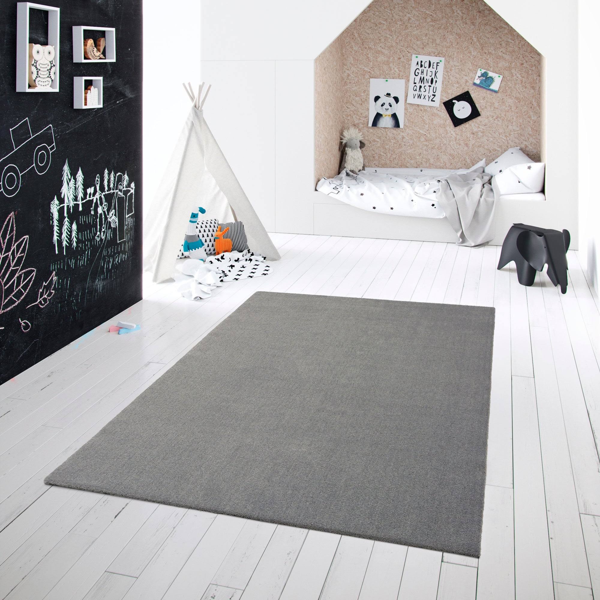 Elsie Solid Color Area Rug - 4&7x22 x 6&7x22 - Medium Grey