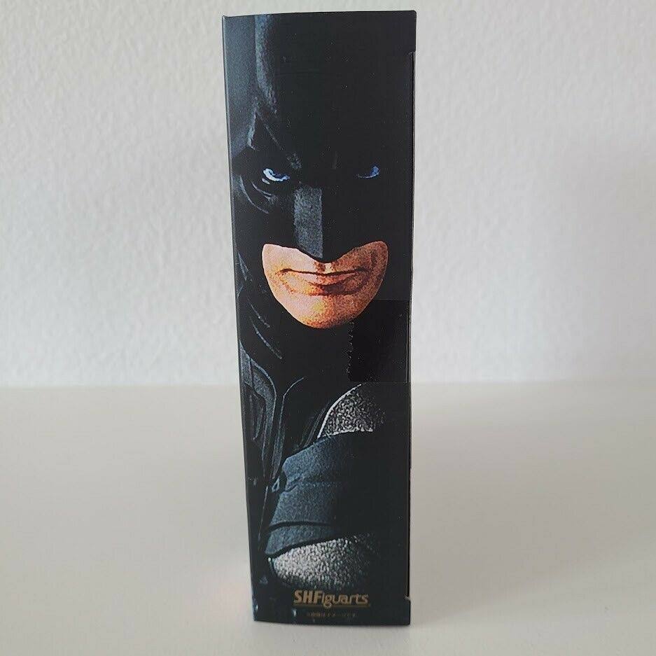 The Dark Knight: Batman S.H. Figuarts Action Figure