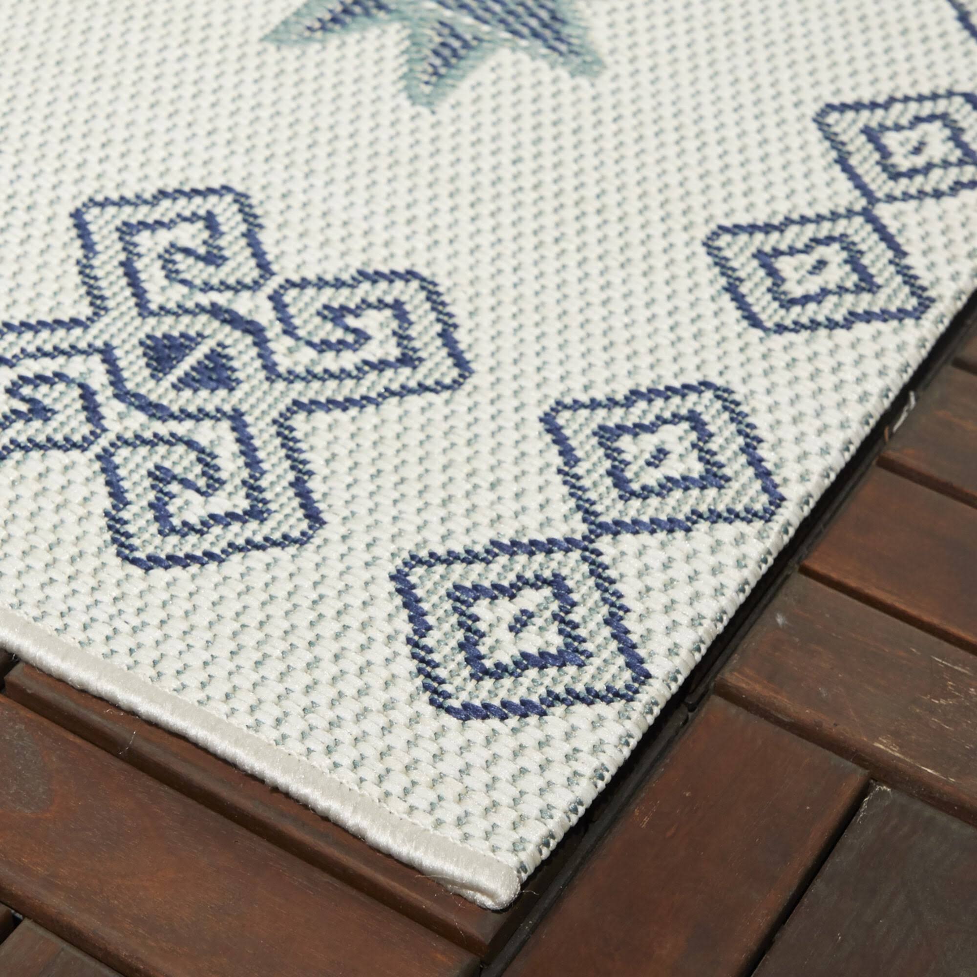 Delgado Southwestern Patio Indoor/Outdoor Area Rug - 5&3x22 x 7& - White