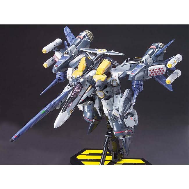 Bandai Macross VF-25S Armored Messiah Valkyrie Ozma Custom 1/72 Scale Model Kit