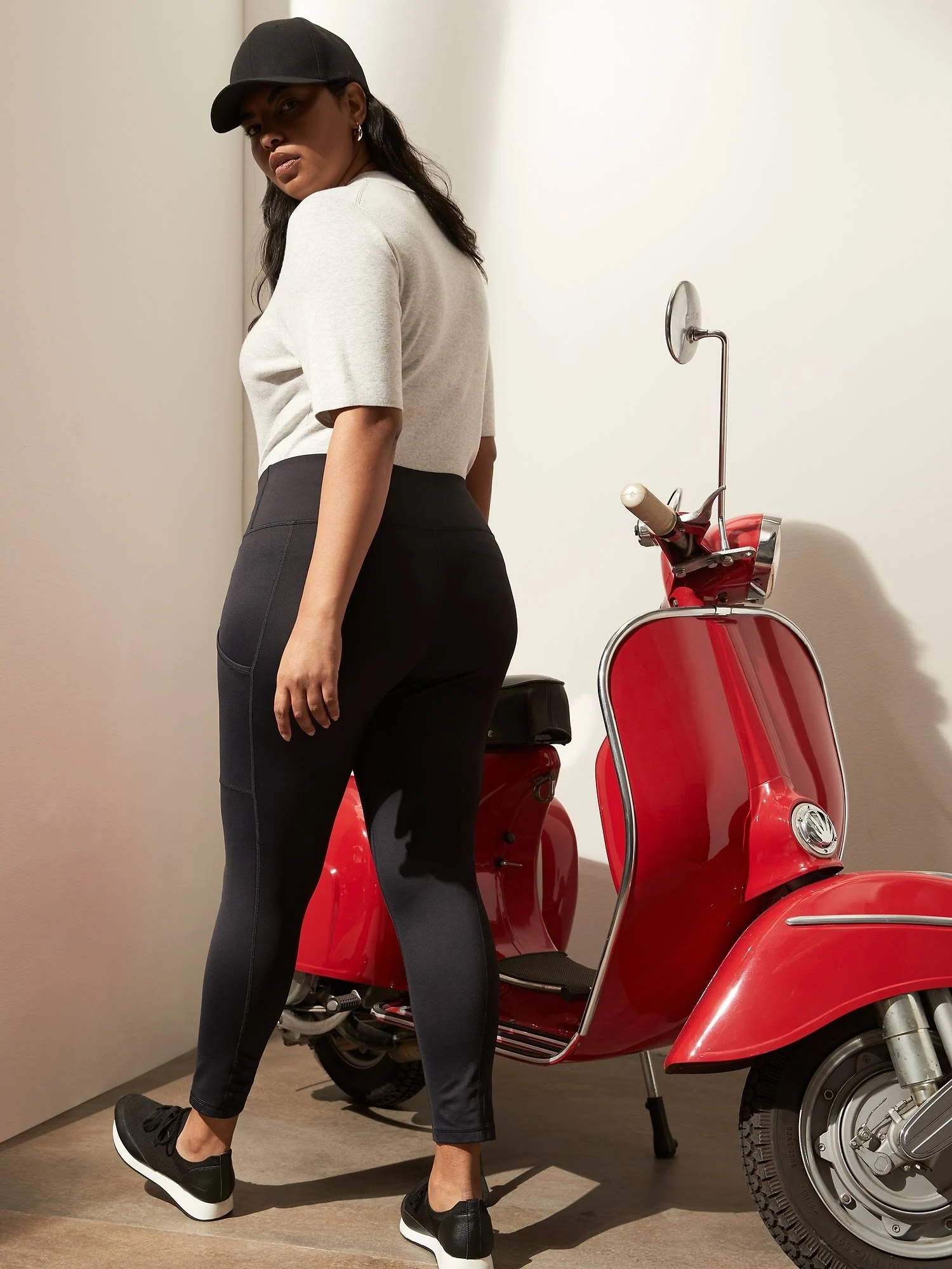 Banana Republic Women's on The Go 7/8 Legging Black Size Xs