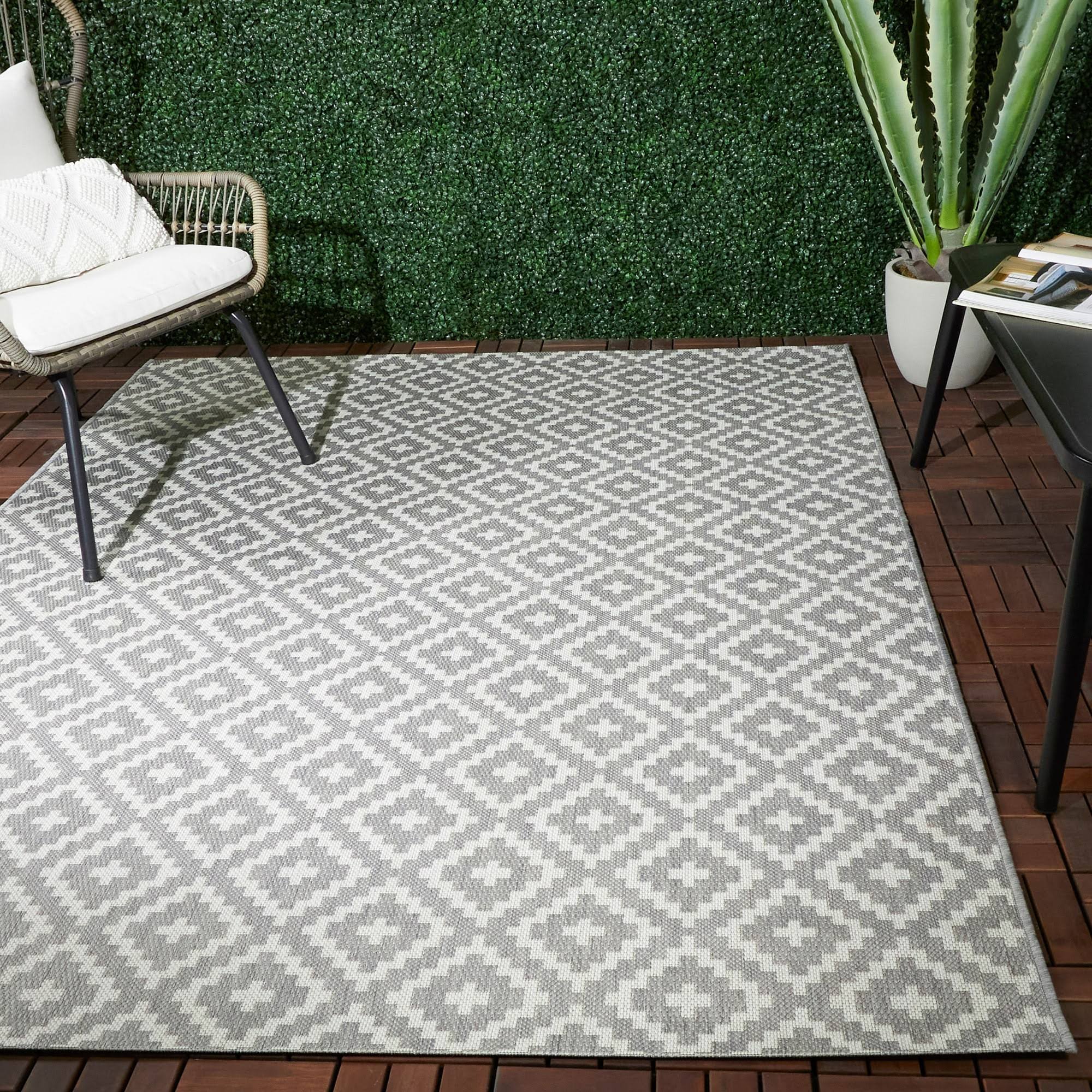 BALTA Cassady Grey 8 ft. x 10 ft. Diamond Trellis Indoor/Outdoor Area Rug