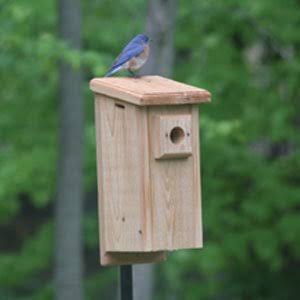 Birds Choice Bluebird House w/ Front Door Clean Out 19/16x22 Hole