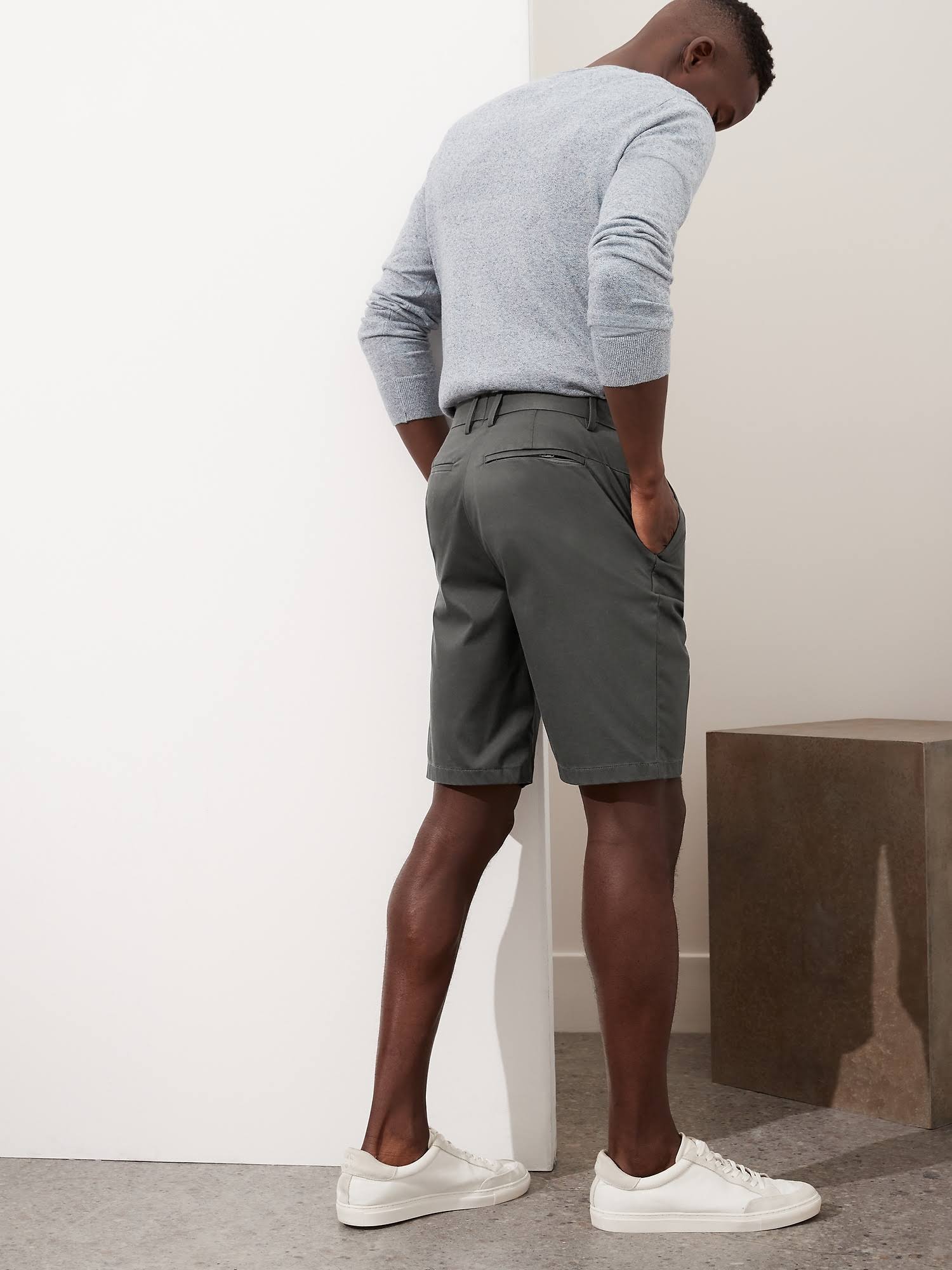 Banana Republic Men's 11x22 Core Temp Short Iron Size 29W