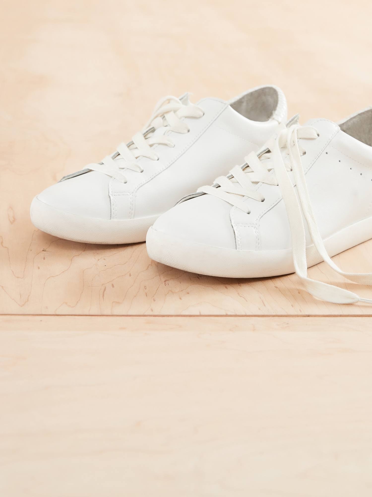 Banana Republic Women's Essential Sneaker White Leather Size 7 1/2