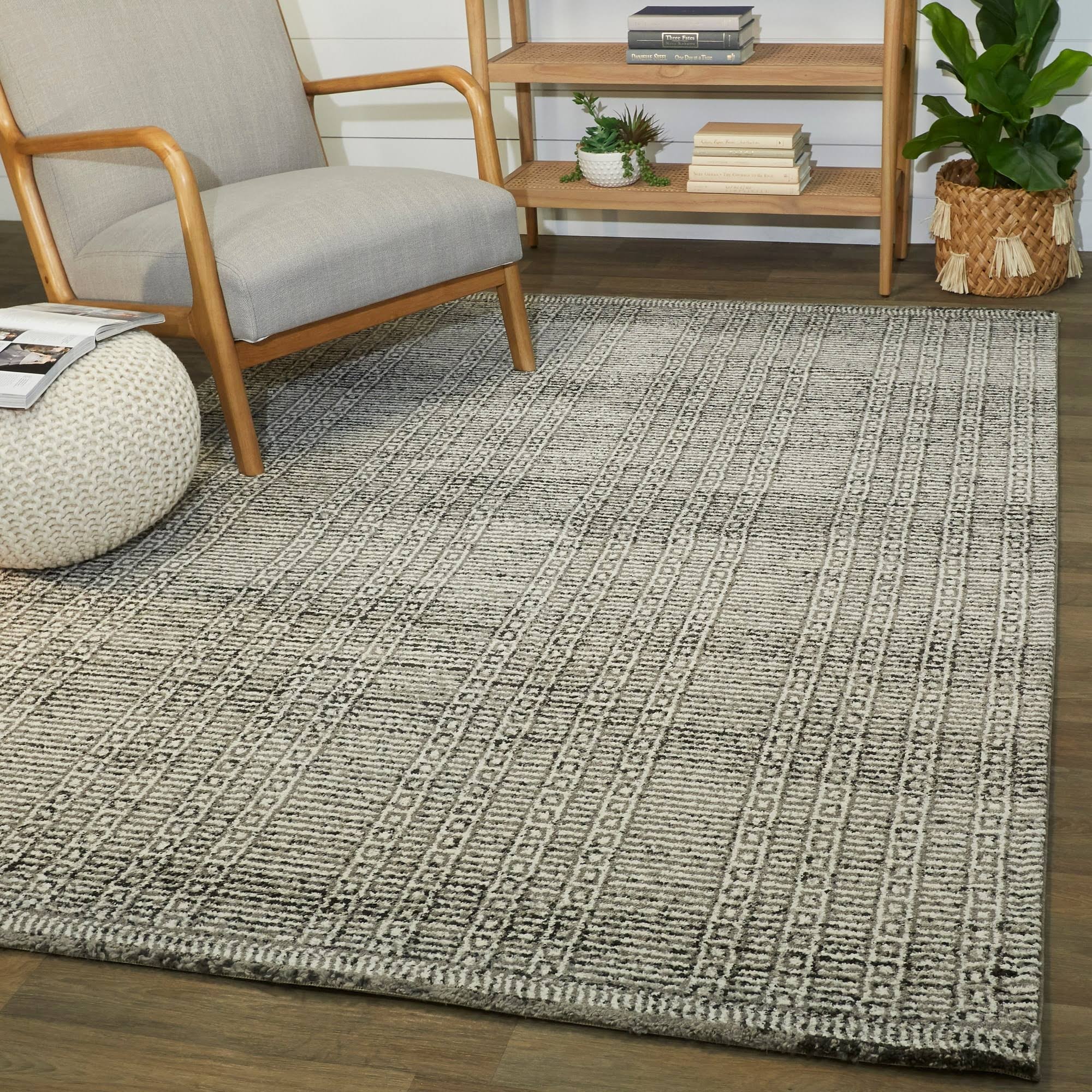 Karsyn Modern Geometric Area Rug - Grey - 5&3x22 x 7&